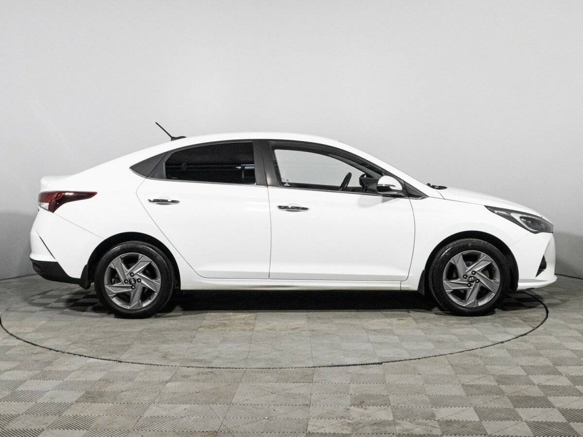 Купить Hyundai Solaris, 2020, 85 333 км, фото №4