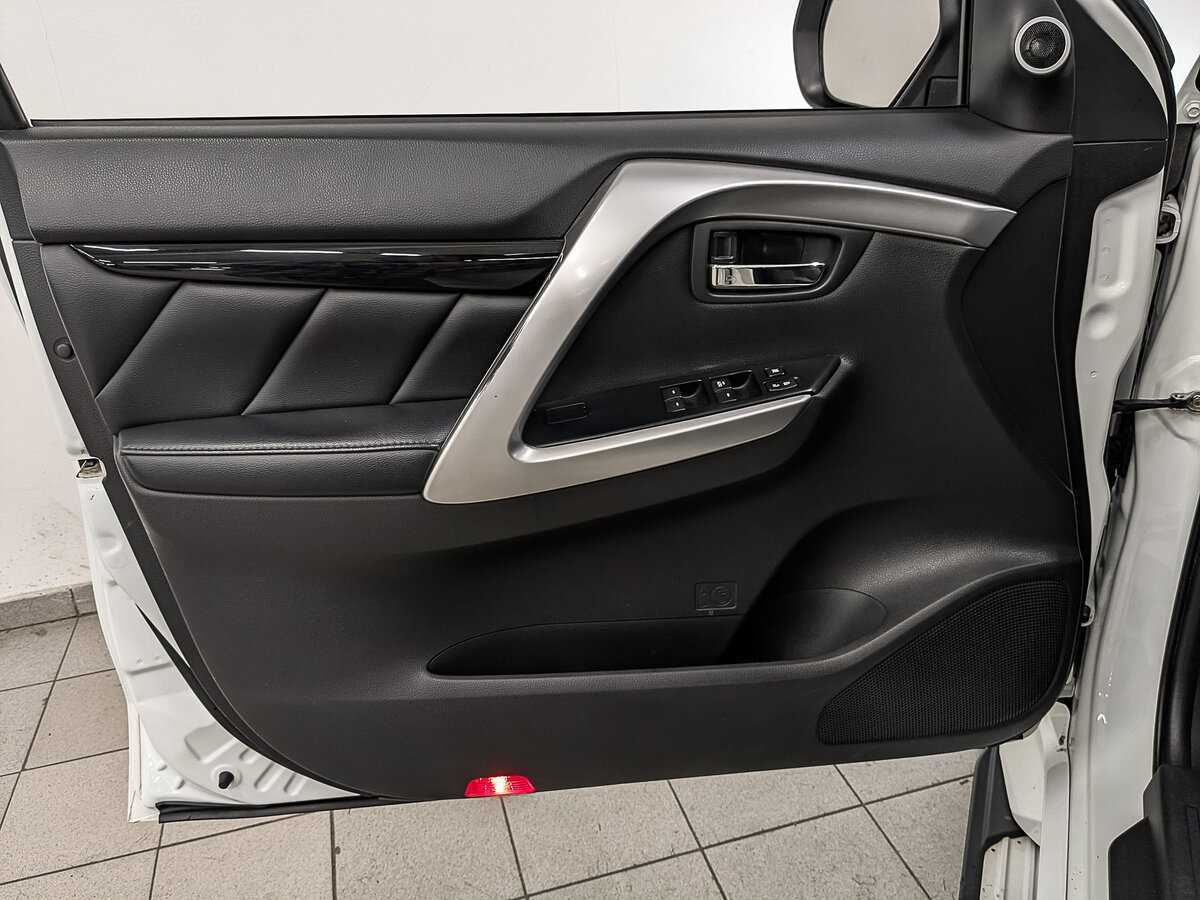 Купить Mitsubishi Pajero Sport, 2017, 173 962 км, фото №17