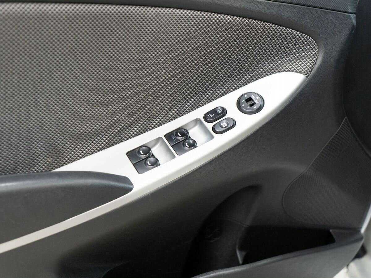 Купить Hyundai Solaris, 2013, 140 000 км, фото №11