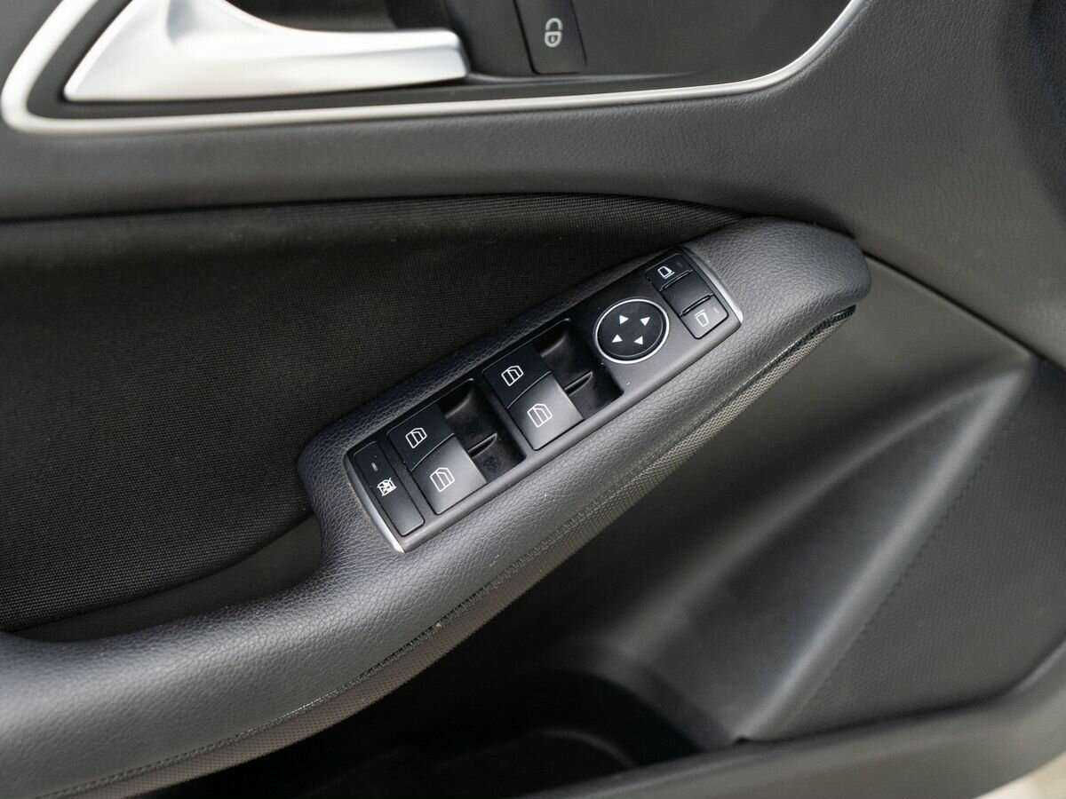 Купить Mercedes-Benz A-Класс 180, 2016, 130 000 км, фото №13