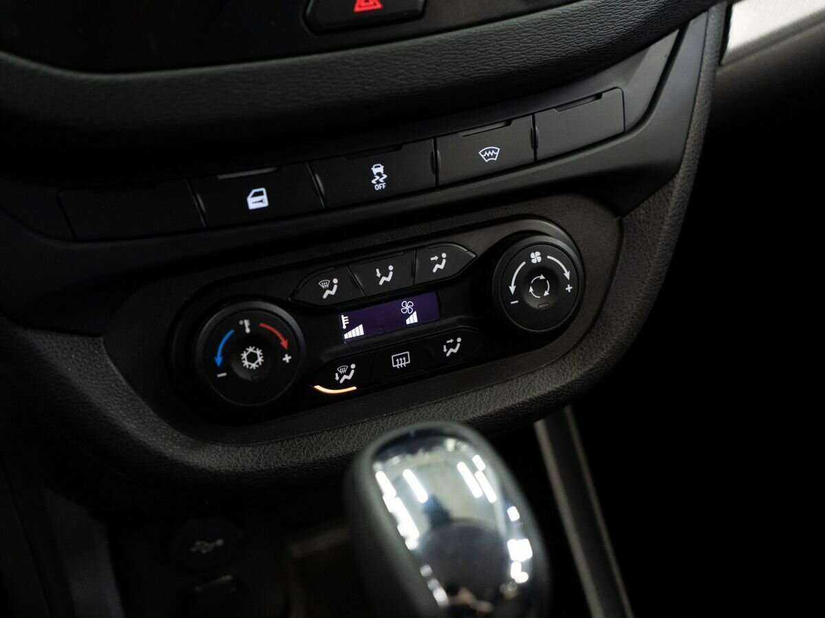 Купить Lada (ВАЗ) Vesta SW, 2020, 87 000 км, фото №11