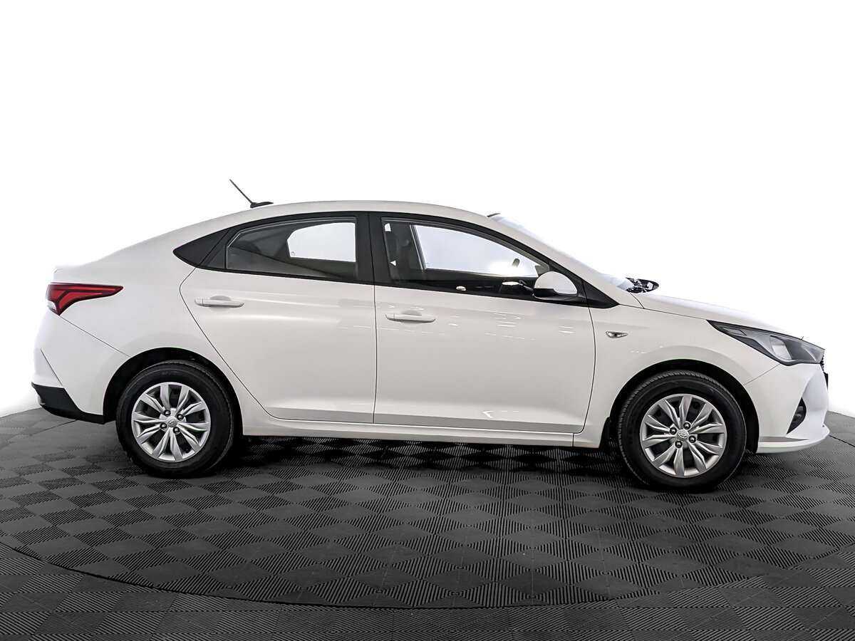 Купить Hyundai Solaris, 2022, 20 646 км, фото №4