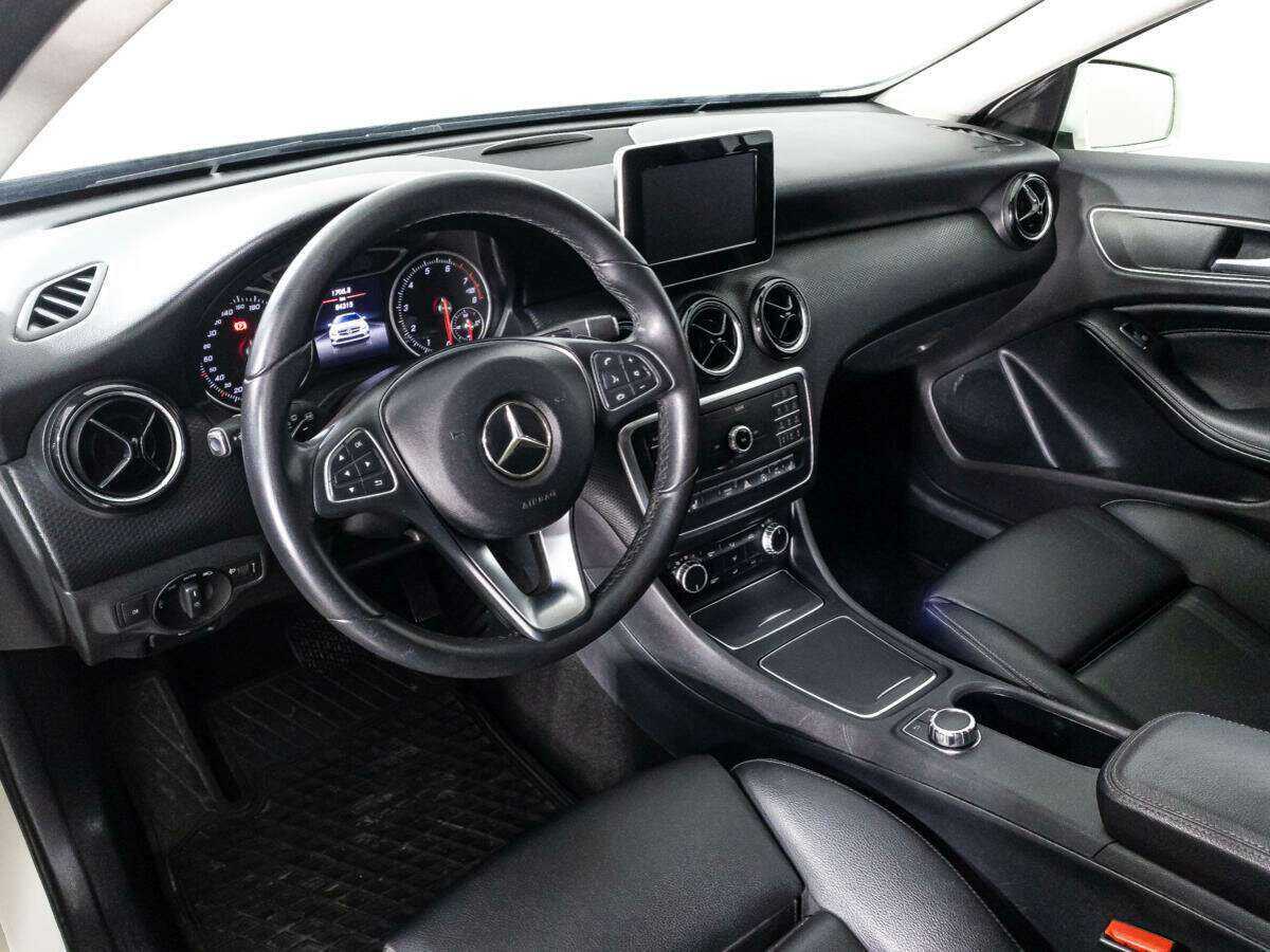Купить Mercedes-Benz A-Класс 180, 2016, 84 242 км, фото №11