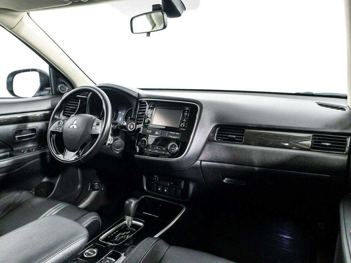 Купить Mitsubishi Outlander, 2017, 75 290 км, фото №9