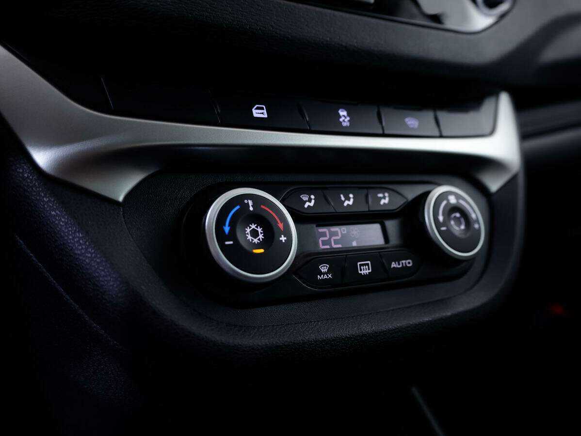 Купить Lada (ВАЗ) Vesta SW Cross, 2020, 96 954 км, фото №11