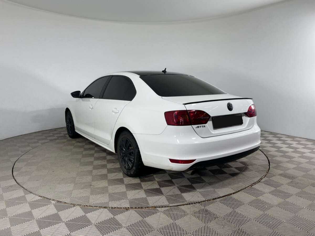 Купить Volkswagen Jetta, 2014, 175 810 км, фото №6