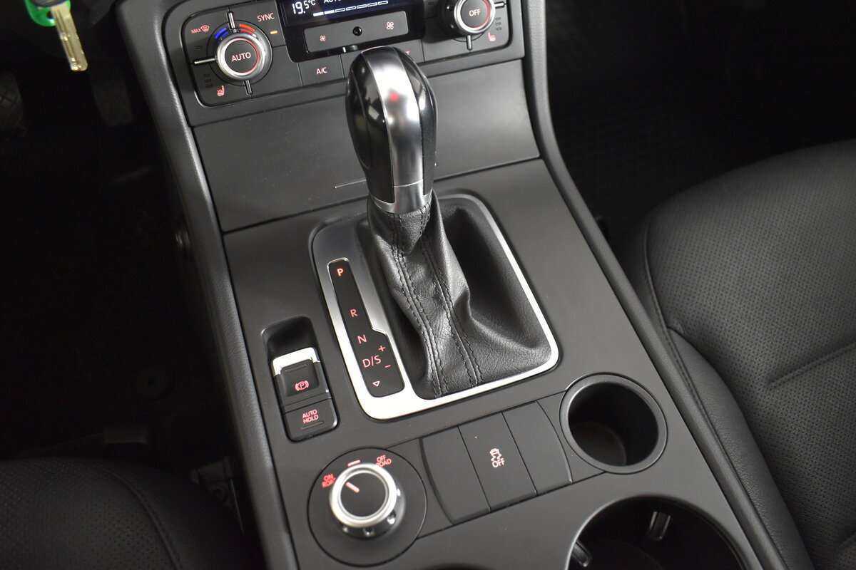 Купить Volkswagen Touareg, 2013, 157 512 км, фото №16