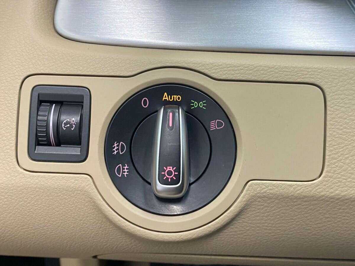 Купить Volkswagen Passat, 2012, 226 864 км, фото №17