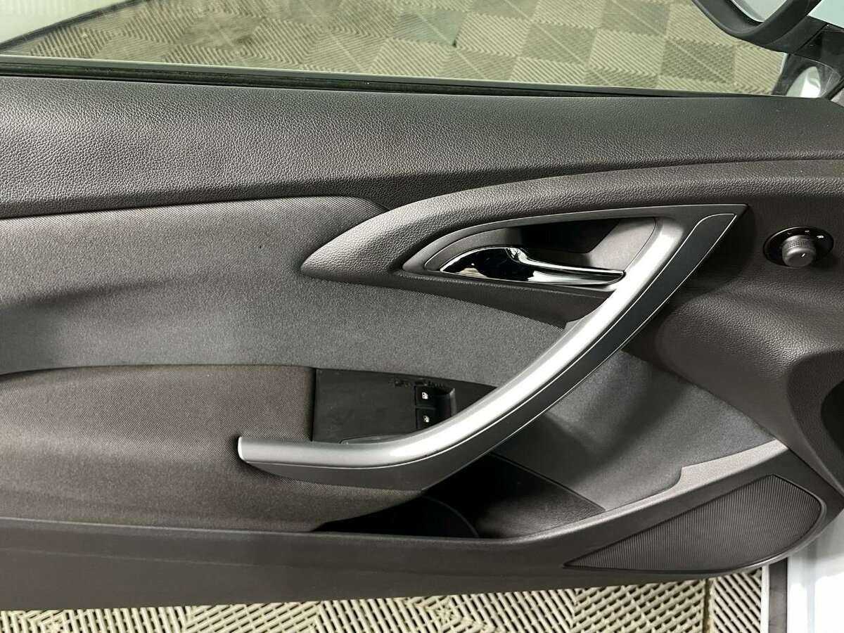 Купить Opel Astra GTC, 2013, 138 930 км, фото №8