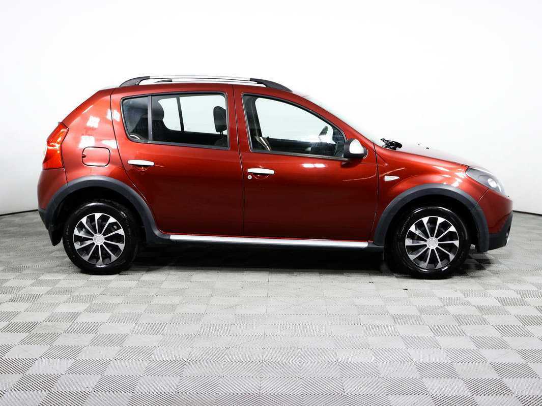 Купить Renault Sandero Stepway, 2012, 121 869 км, фото №4