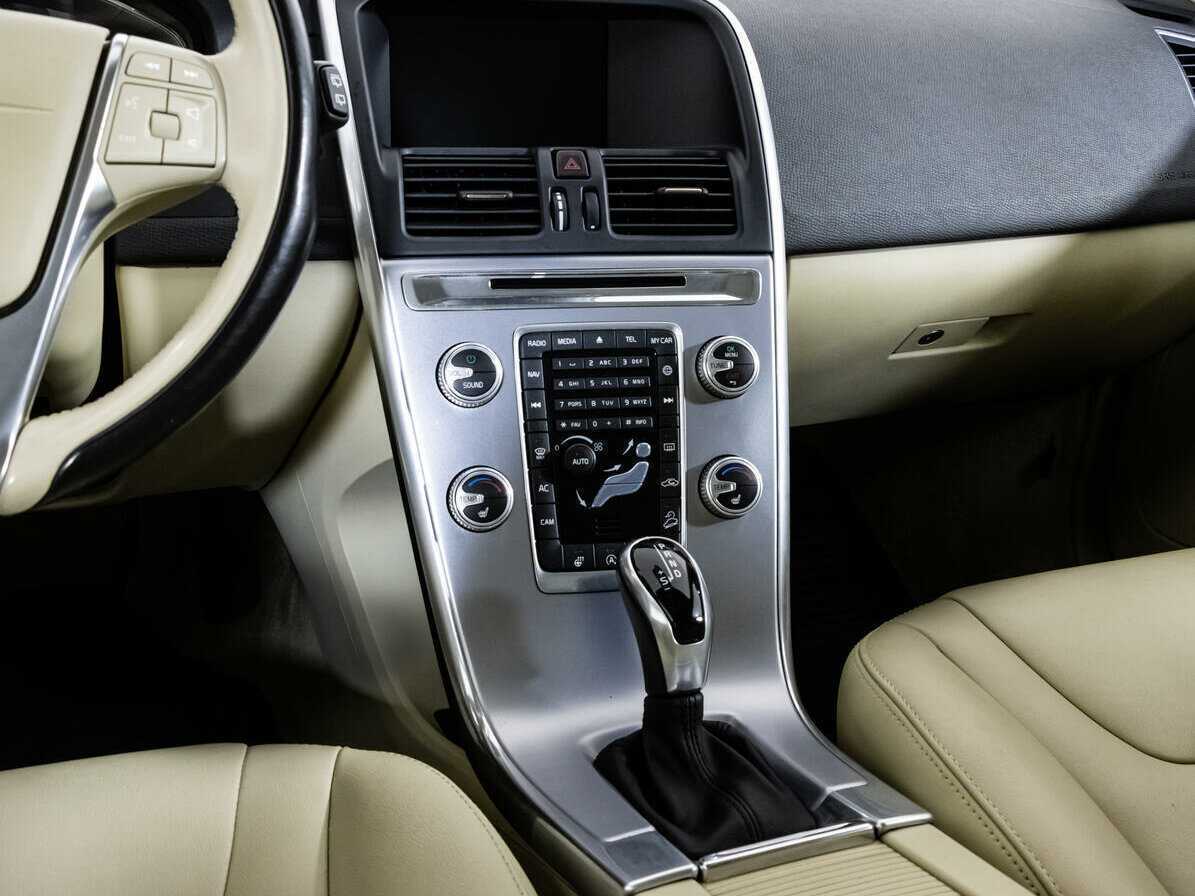 Купить Volvo XC60, 2016, 60 990 км, фото №9