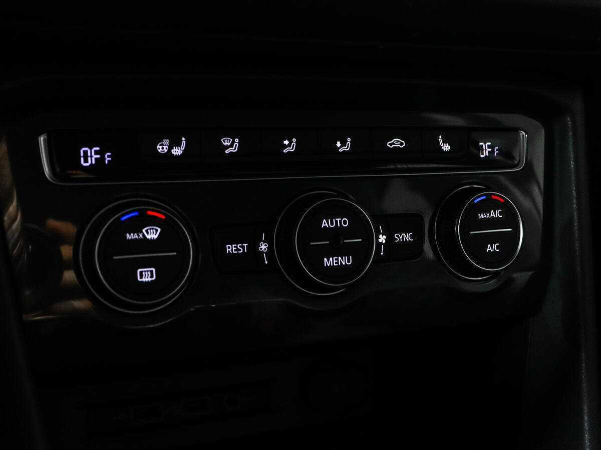 Купить Volkswagen Tiguan L, 2019, 107 477 км, фото №16