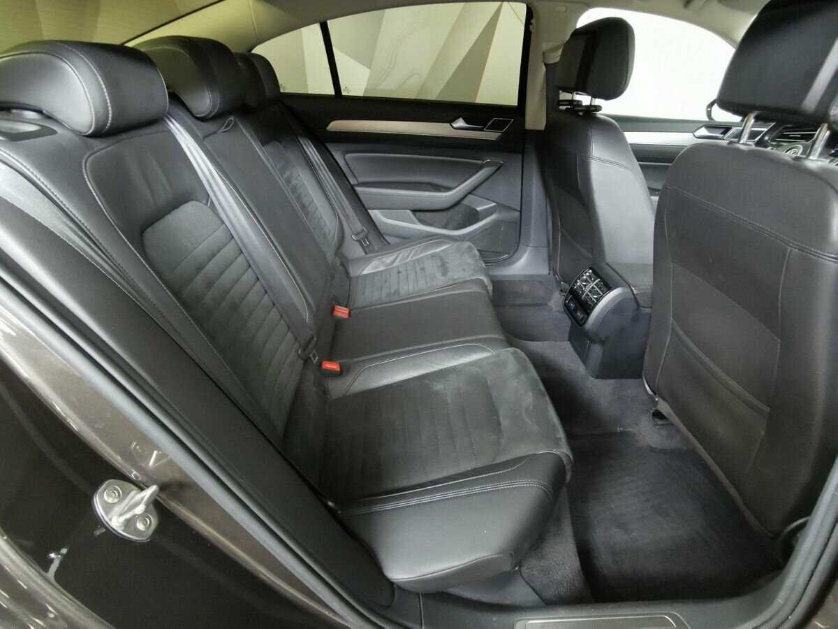 Купить Volkswagen Passat, 2018, 110 898 км, фото №12