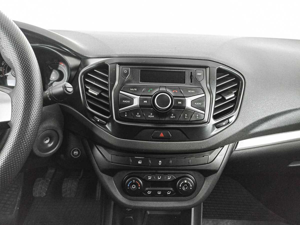 Купить Lada (ВАЗ) Vesta, 2017, 156 400 км, фото №13