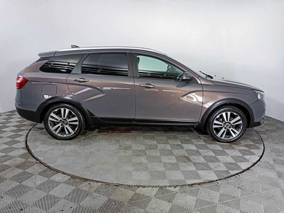Купить Lada (ВАЗ) Vesta SW Cross, 2017, 320 079 км, фото №4