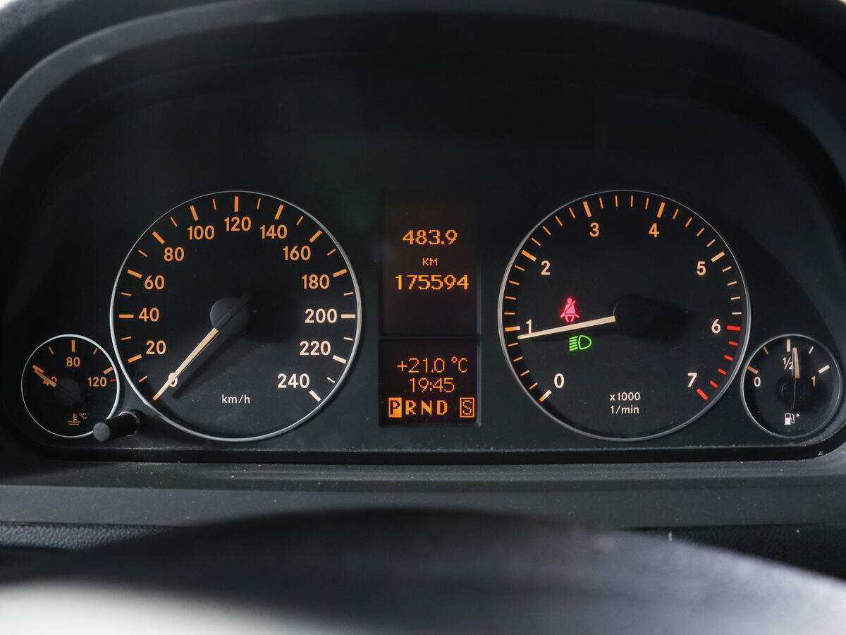 Купить Mercedes-Benz A-Класс 180, 2012, 175 594 км, фото №10