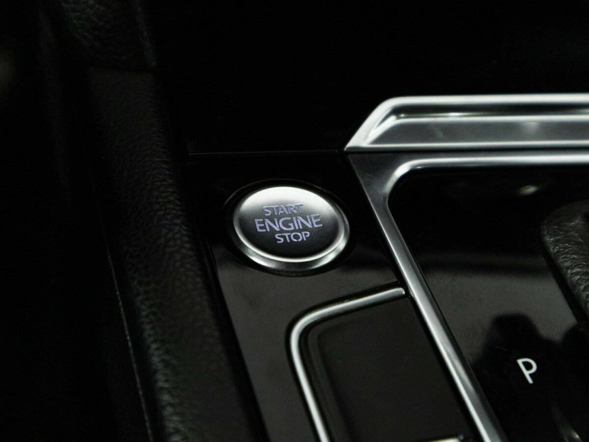 Купить Volkswagen Passat DSG7, 2017, 283 948 км, фото №21