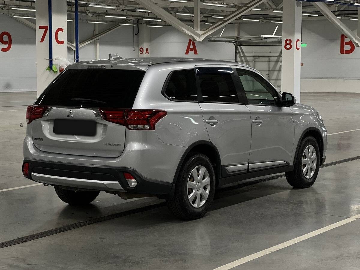 Купить Mitsubishi Outlander, 2017, 107 670 км, фото №5
