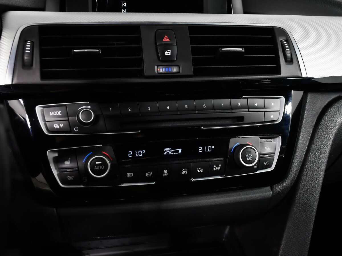 Купить BMW 3 серии 320i xDrive VI (F3x) Рестайлинг, 2016, 127 841 км, фото №15