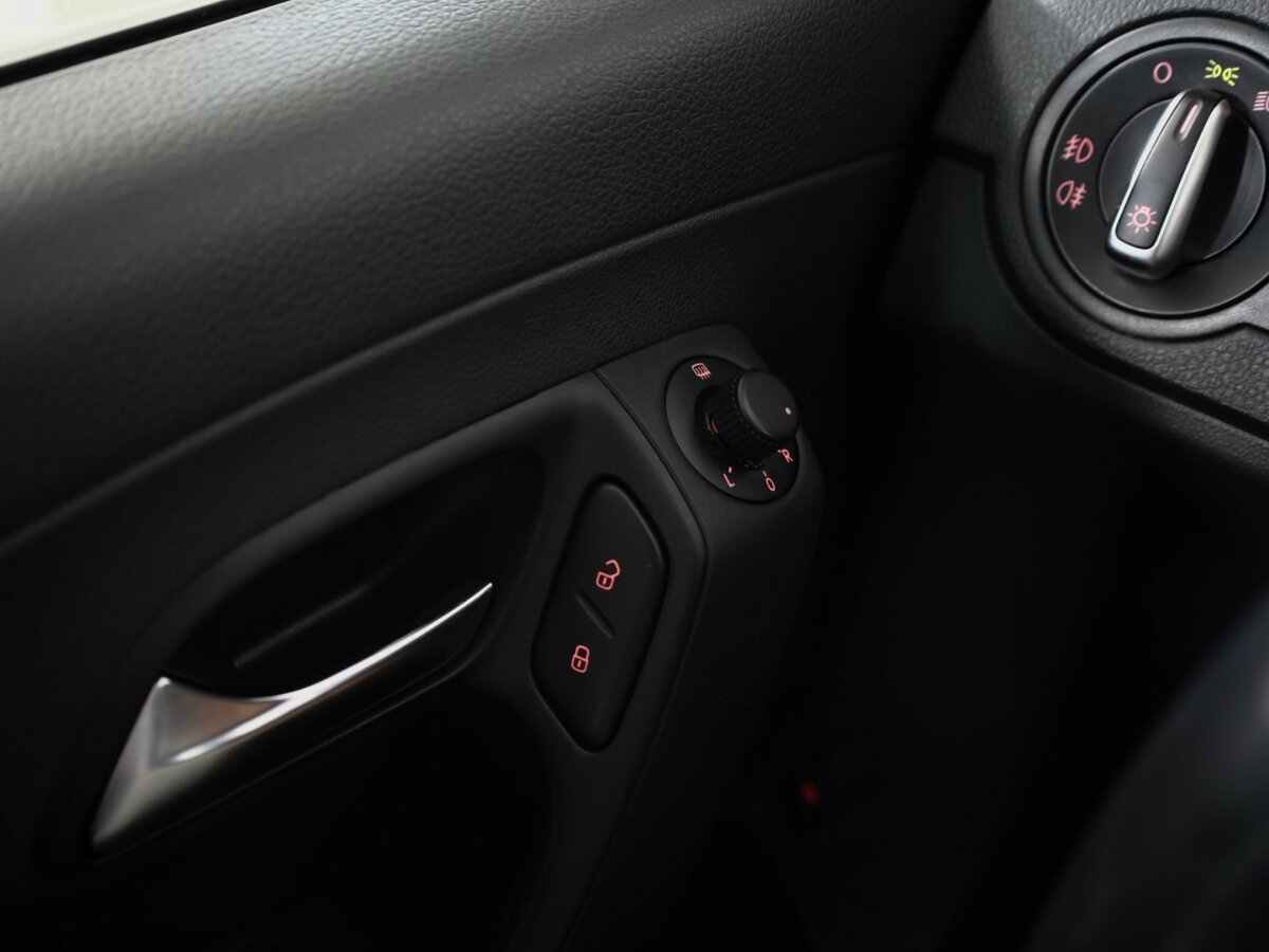 Купить Volkswagen Polo V Рестайлинг, 2015, 77 488 км, фото №15