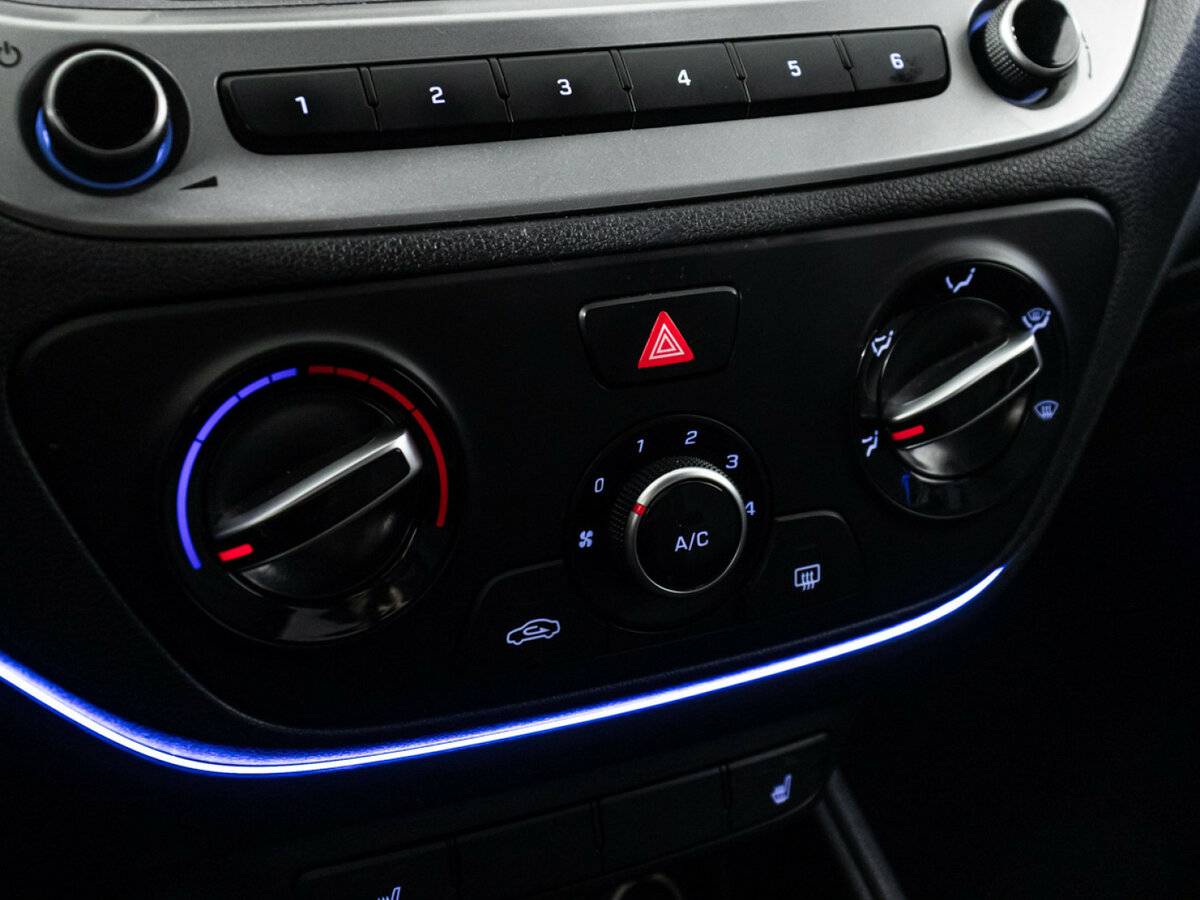 Купить Hyundai Solaris II, 2020, 89 657 км, фото №15