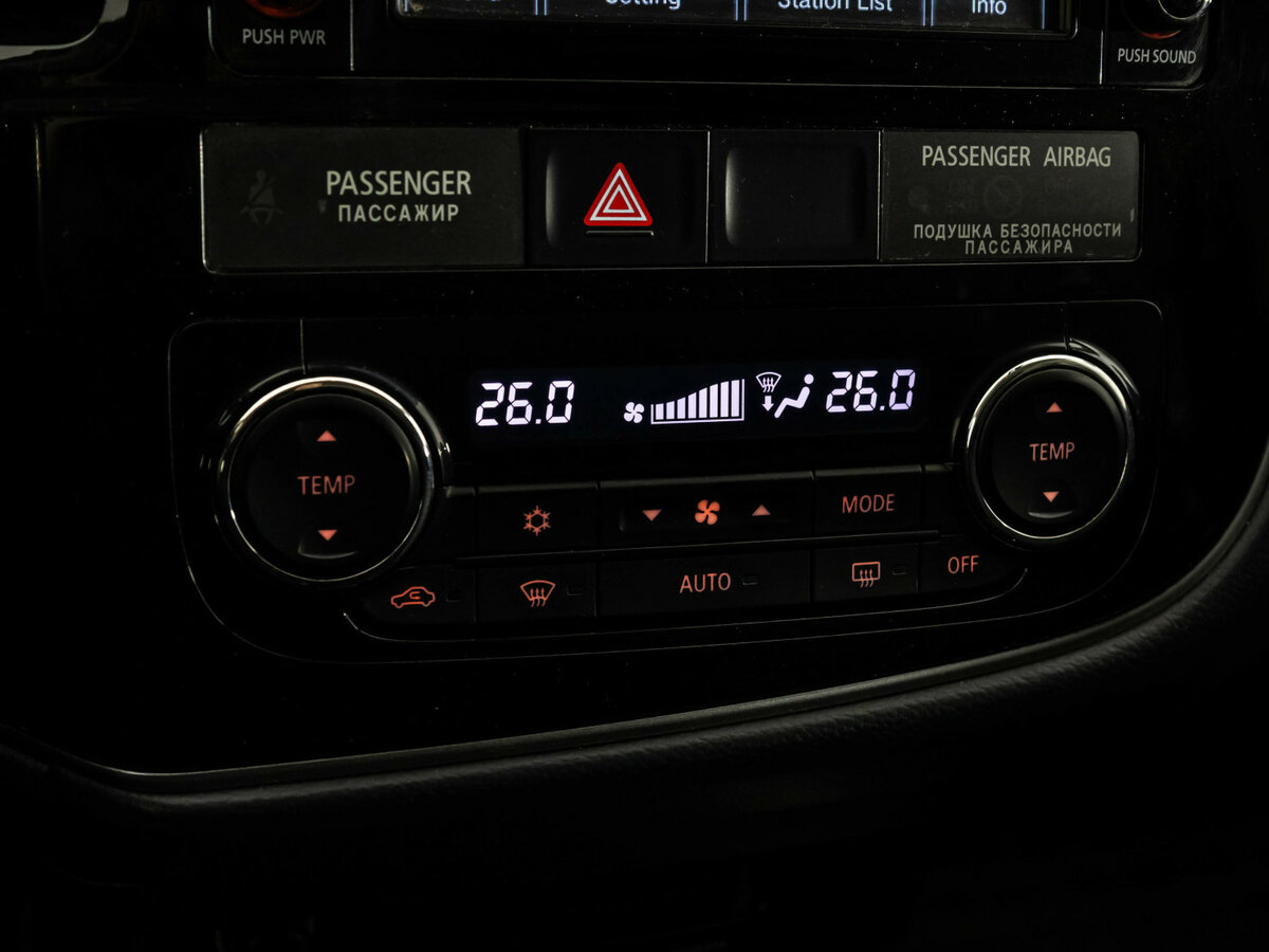 Купить Mitsubishi Outlander III Рестайлинг 2, 2017, 182 145 км, фото №11